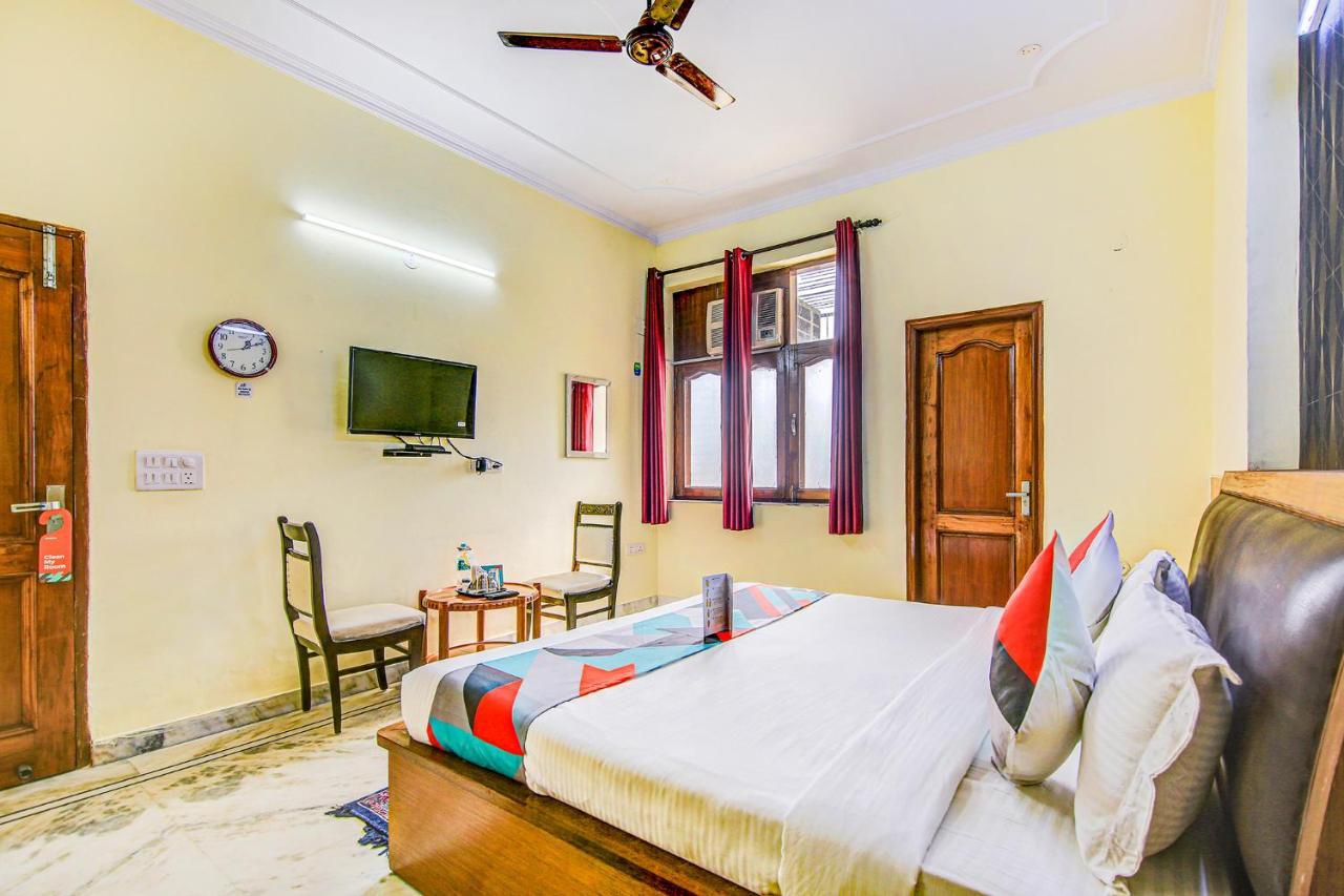 Fabexpress Royal Ashray Hotel Noida Ngoại thất bức ảnh